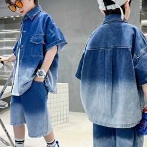 إطلالة الدنيم العصرية: راحة وأناقة لمغامرات صغارك!