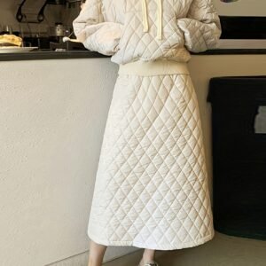 The Ultimate Winter Look: Warmth, Elegance, and Timeless Youth!