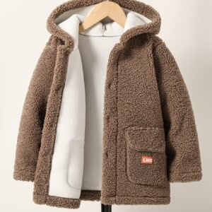 جاكيت الصغار الشتوي بغطاء الرأس: دفء وأناقة لكل مغامرة!