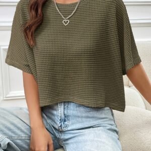 أناقة صيفية متجددة: تيشيرت نسائي كاروهات بقصة ضيقة ومريحة