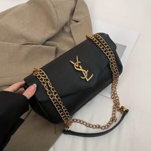 حقيبة الأناقة والعملية: لمسة الليتشي الفاخرة لكل امرأة