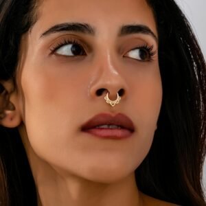 نصاع الأنف الذهبي: أناقة راقية لكل يوم ومناسبة