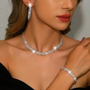 بريق الأناقة المتكاملة: طقم المجوهرات الثلاثي الساحر