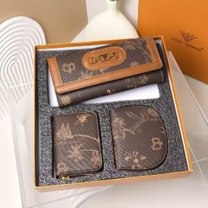 أناقة عابرة للزمن: طقم المحافظ النسائي الثلاثي بتصميم فينتج فاخر