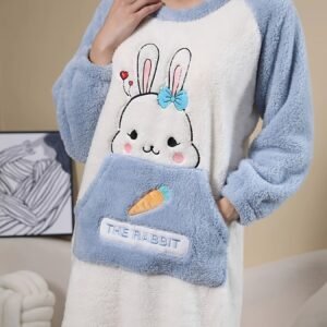 فستان الشتاء الدافئ: أناقة مريحة بلمسة الأرنب اللطيف!