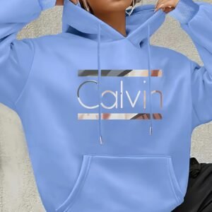 جاذبية فريدة... دفء لا يُقاوم: هودي الأناقة الشتوية!