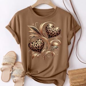 أناقة رقيقة بلمسة جريئة: تيشيرت قلب النمر!