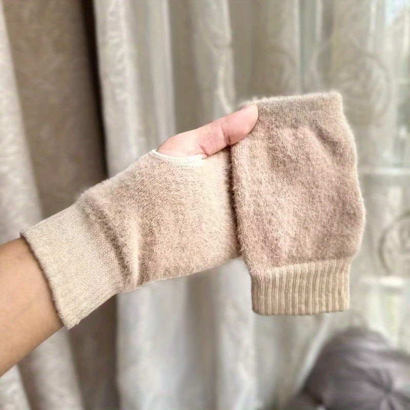 Stylish Warmth with a Modern Touch: Your Go-To Gloves for Chilly Seasons - Image 12