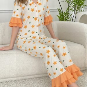 "Floral Radiance" Pajama Set: Comfortable Elegance for Every Occasion!