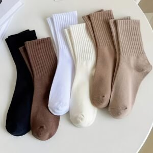 دفء، راحة، وأناقة لكل يوم: 6 أزواج جوارب لأبطالك الصغار!