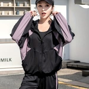 הבריקי בעוצמתך: סט יוגה וספורט לנשים 2 חלקים