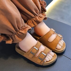 Your Kids' Slippers: Summer Comfort & Confident Steps!