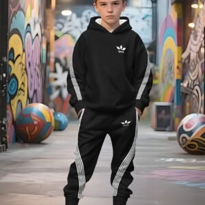 Your Child's Style Starts Here: Trendy Boys' Sweatshirt Set with Modern Prints!