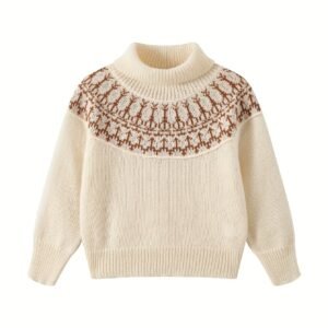 دفء الشتاء الأنيق: كنزات الرقبة العالية بنقوش هندسية لصغاركم!