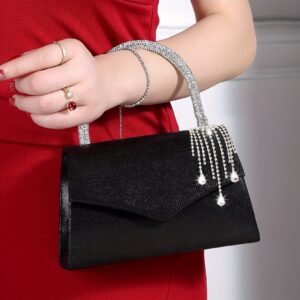 تألقي بأناقة لا مثيل لها: كلاتش السهرة الفاخرة المرصعة!