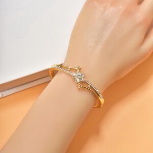 אלגנטיות פרחונית ייחודית: צמידך היוקרתי לכל מראה