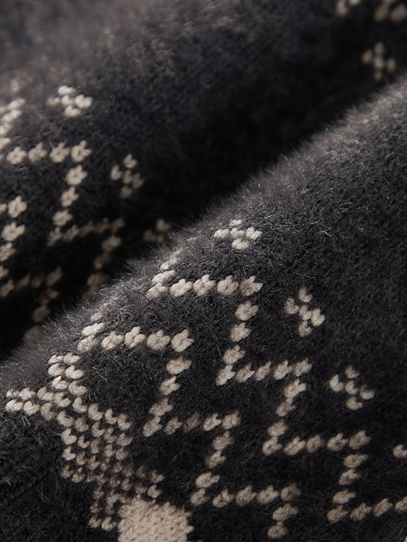 חום חורפי בטאץ' מודרני: סוודר בלוקי הצבע המושלם לילדיכם! – תמונה 4