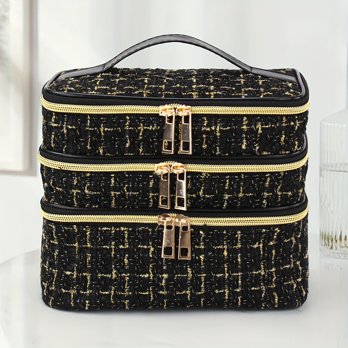 The Ultimate Style Bag: Luxurious Organization for Your Beauty, Anywhere! - Image 8
