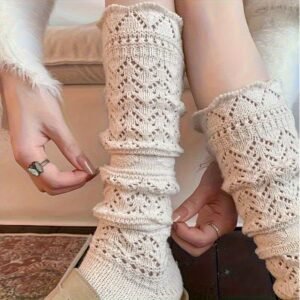 دفء مترف وأناقة ساحرة: جوارب الركبة الشتوية المثالية!