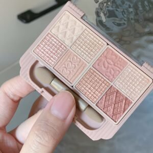 إشراقة عيون لا تُنسى مع باليت K'APEINE الثماني!