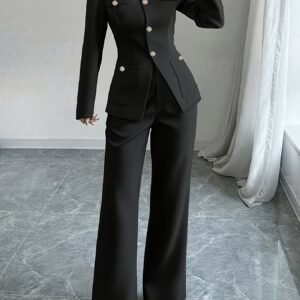 إطلالة الأناقة الراقية: طقم العمل النسائي بلمسة عصرية