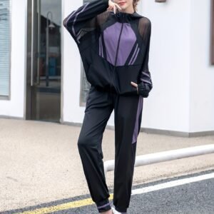 إطلالة الأناقة الرياضية الفضفاضة: راحتك المطلقة تبدأ هنا!