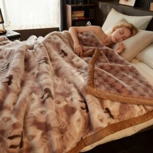 שמיכת ראשל היוקרתית: המפלט האישי שלך של רכות וחום בכל העונות