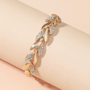 "Gold Leaf" Bracelet: Your Everyday Touch of Luxury!
