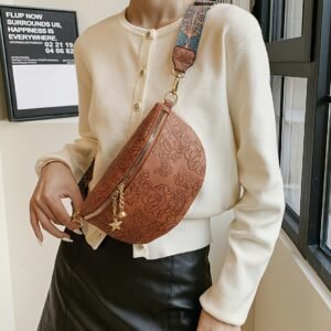 תיק רב-שימושי עם מוטיב ורד: אלגנטיות עכשווית בטאץ' אוריינטלי!