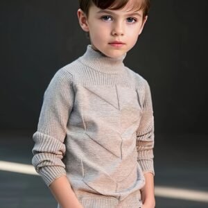 كنزة الشتاء الأنيقة: دفء لا يقاوم لأبطالك الصغار!