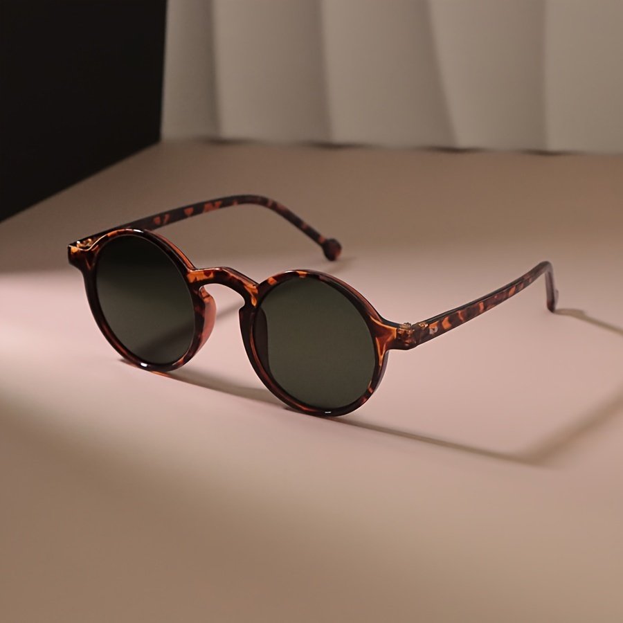 Retro Oval Elegance Sunglasses: Classic Charm and Superior Protection