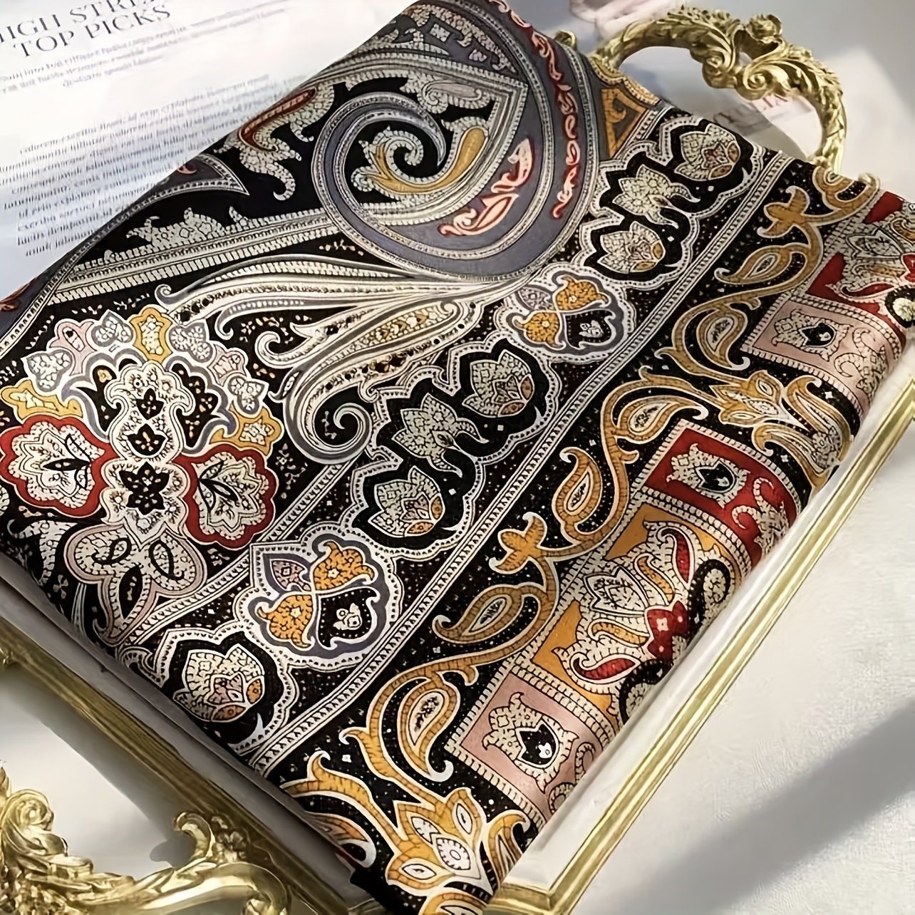 צעיף פייזלי יוקרתי: אלגנטיות שתשלים את המראה שלך. – תמונה 4