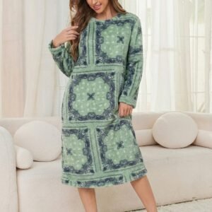 أناقة الدفء: قميص نوم الشتاء الكلاسيكي الطويل