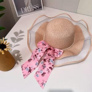 قبعة الأناقة الصيفية: تألقي تحت الشمس بجمال لا يُضاهى!