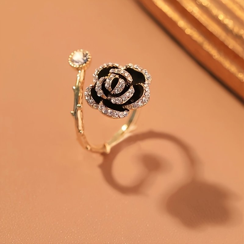 Alluring Black Rose Ring: Gleaming Vintage Elegance! - Image 3