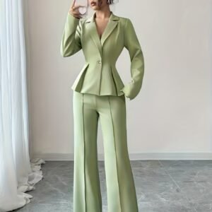 تألقي بلمسة عصرية: طقمكِ المتكامل للأناقة الراقية