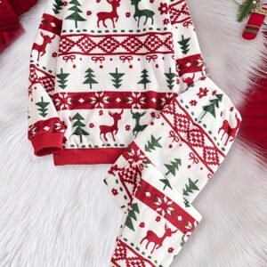 أجمل إطلالات الشتاء لأميرك الصغير: طقم العيد المذهل!