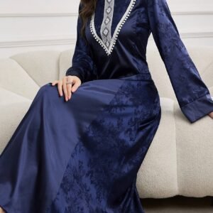 تنورة الأناقة الطويلة: سحر النقوش القبلية وتفاصيل الجاكار الفاخرة