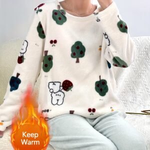 دفء وليالي الأعياد: طقم بيجامة الفلانيل المخملي الساحر!