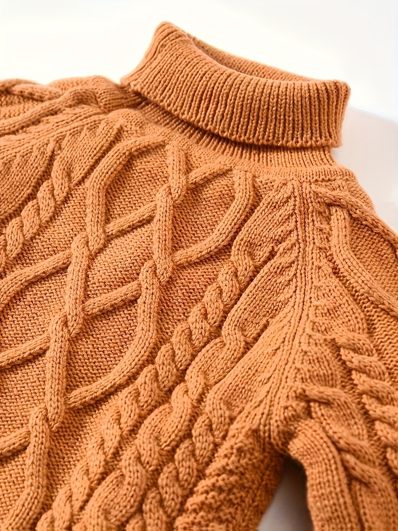 חום שאי אפשר לעמוד בפניו, אלגנטיות לכל יום: סוודר החורף לגיבורים הקטנים שלכם! – תמונה 6