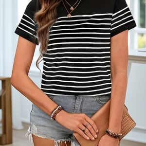 אלגנטיות מפוספסת: טי שירט קיצי חובה לאביב ולקיץ שלך!