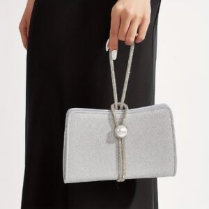 تألقي ببريق النجوم: حقيبة كلاتش السهرة الفاخرة