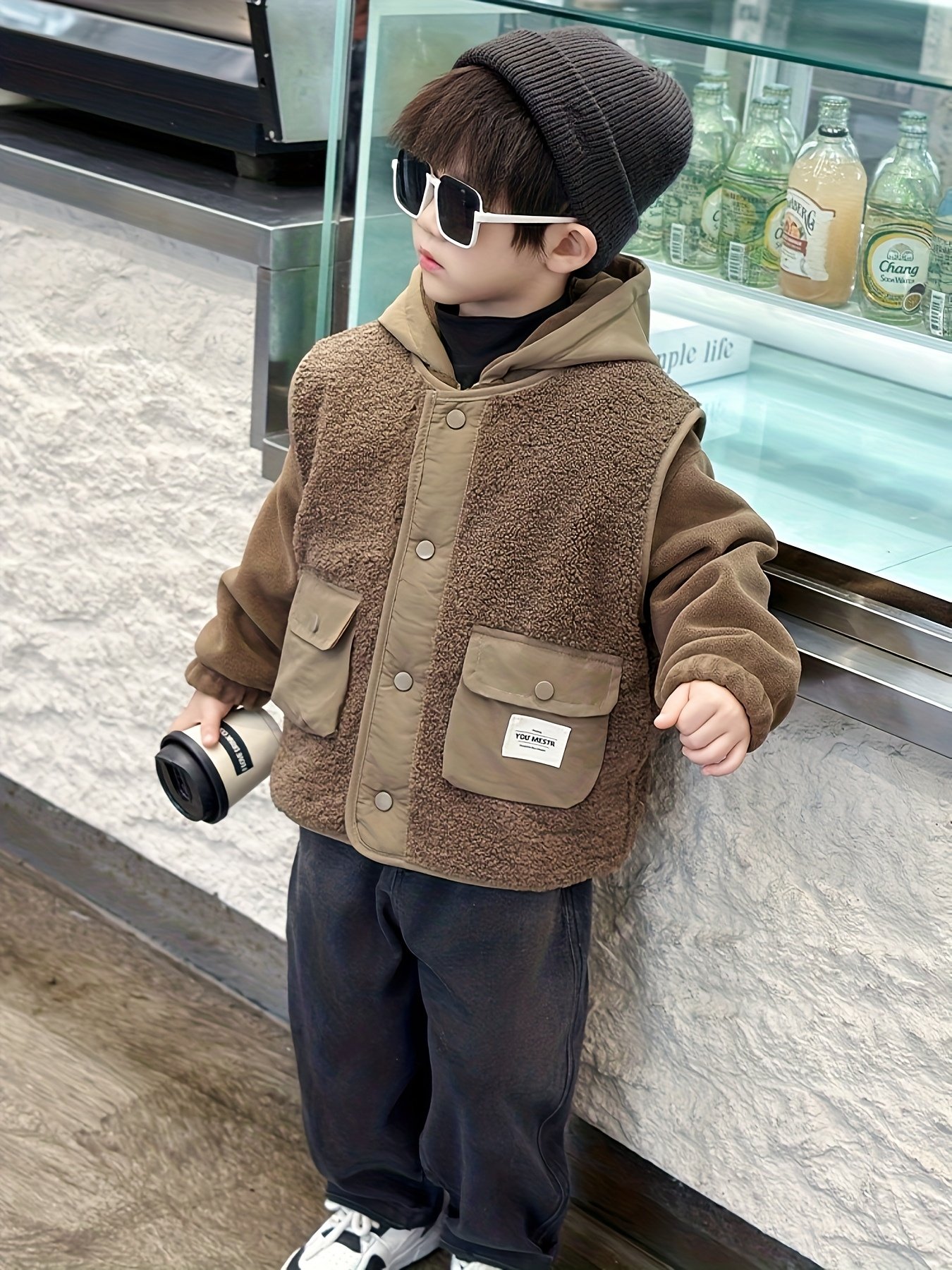 חום יוצא דופן וסגנון אופנתי: מעיל חורף לבנים עם קפוצ'ון! – תמונה 4