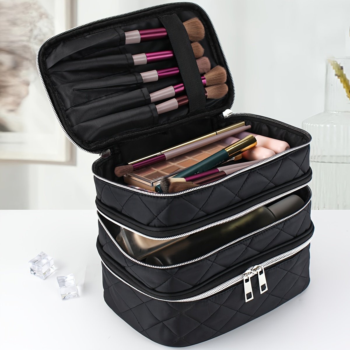 The Ultimate Style Bag: Luxurious Organization for Your Beauty, Anywhere! - Image 11