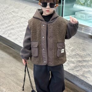 دفء استثنائي وأناقة عصرية: معطف الأولاد الشتوي بغطاء رأس!