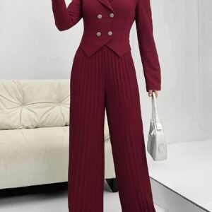 إطلالة راقية: طقم البليزر والبنطال الواسع للمرأة العصرية