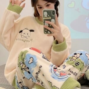 تدللي بدفء Pompompurin: بيجاما أحلامك للشتاء!