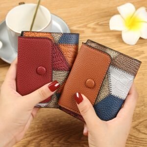 محفظة الأناقة المطلقة: تصميم 2025 الجديد لتميزكِ الفريد!