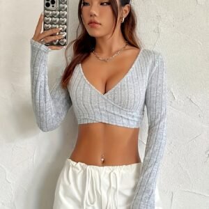 Cropped Cross Top: Contemporary Style for Every Day!