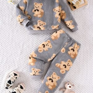 Winter Warmth and Fun: Beloved Bear Set for Your Little Heroes!
